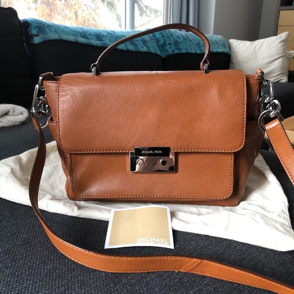 Michael Kors Handbags - Michael Kors Leather Caramel/Brown Crossbody Bag